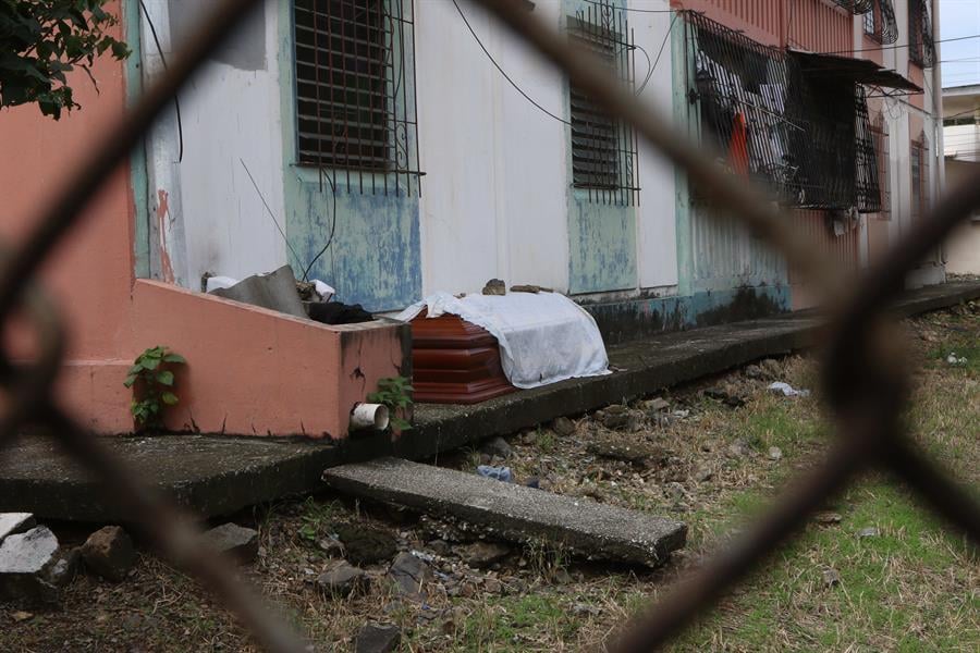 Guayaquil Before And During The Pandemic NAKED PUNCH